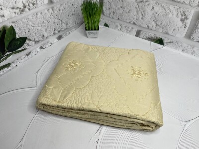 Покривало стьобане з наволочками (220-240) "Біж"