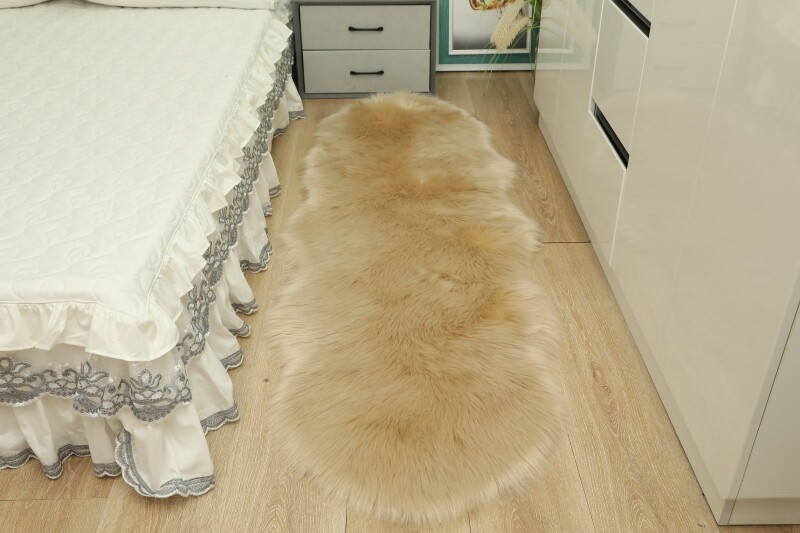 Килимок штучне хутро лами. 60х180 "Біж"