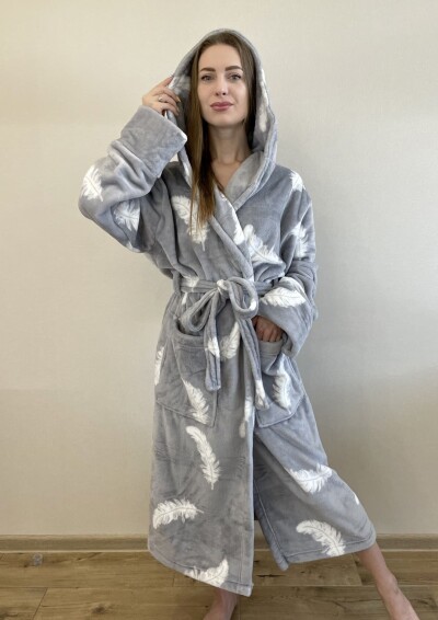 Халат з мікрофібри Велсофт з капюшоном (розміри M/L/XL), довжина 100 см.