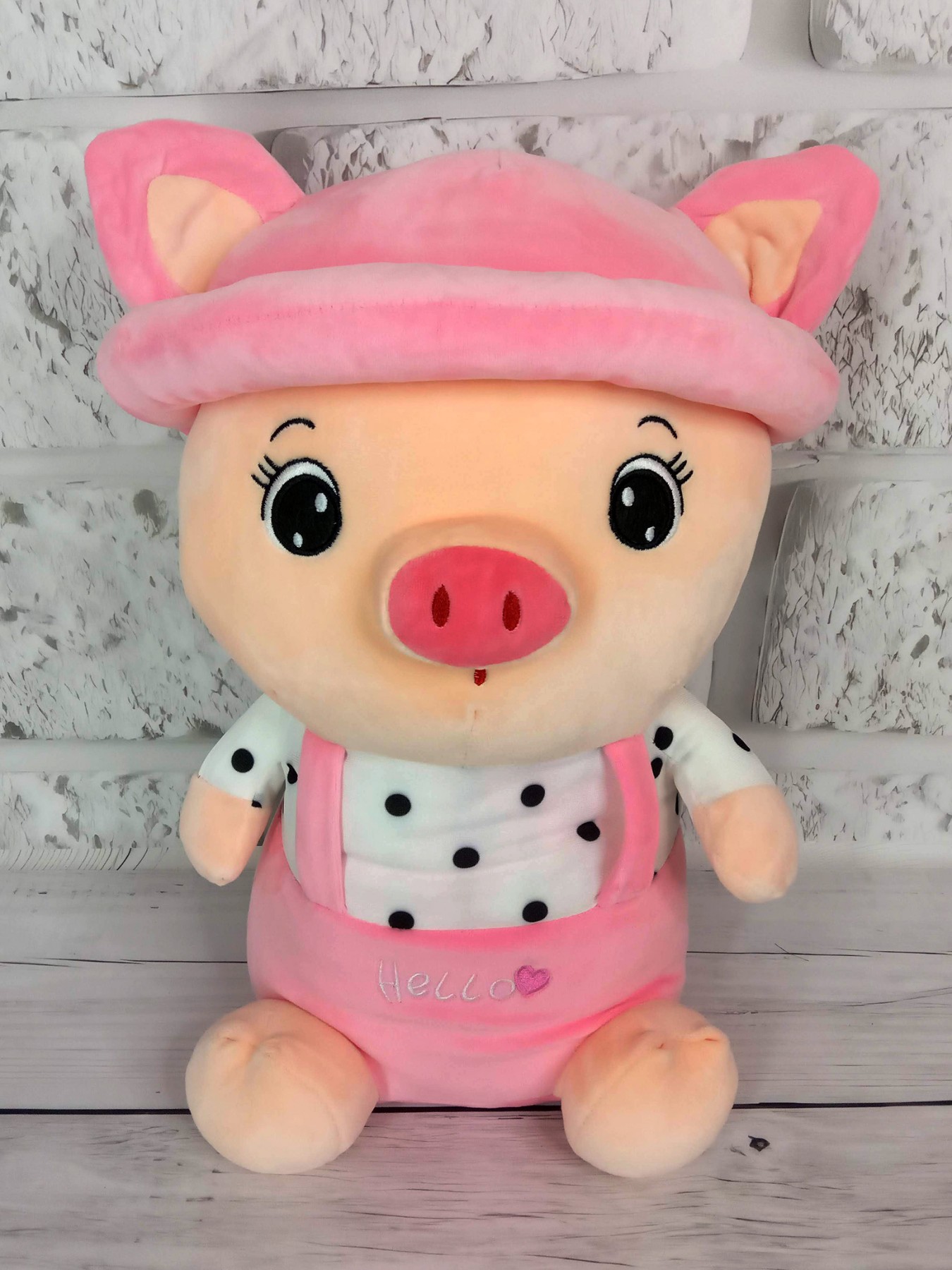 Плед - мягкая игрушка "Свинка в шапке"