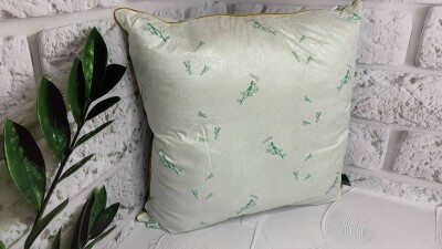 ПОДУШКА «BAMBOO» 70-70, "ЗЕЛЕНА З КАНТОМ"