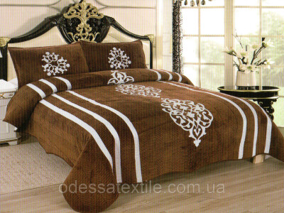 Покривало велюрове з візерунком коричневе 230х250см. + наволочки 50х70см. 2 шт.