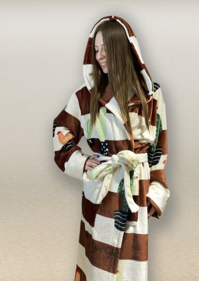Халат з мікрофібри Велсофт з капюшоном (розміри M/L/XL), довжина 120 см.